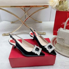 Roger Vivier flat shoes